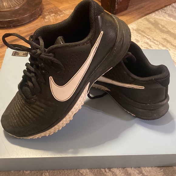 Nike Turf Shoes - Picture 4 of 5